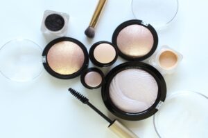 How to Apply Eye Highlighter Like a Pro: Tips and Techniques